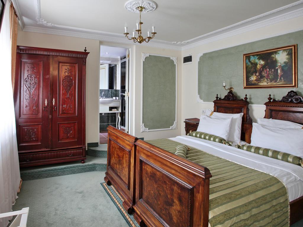 Queen'S Astoria Design Hotel Belgrade Luaran gambar