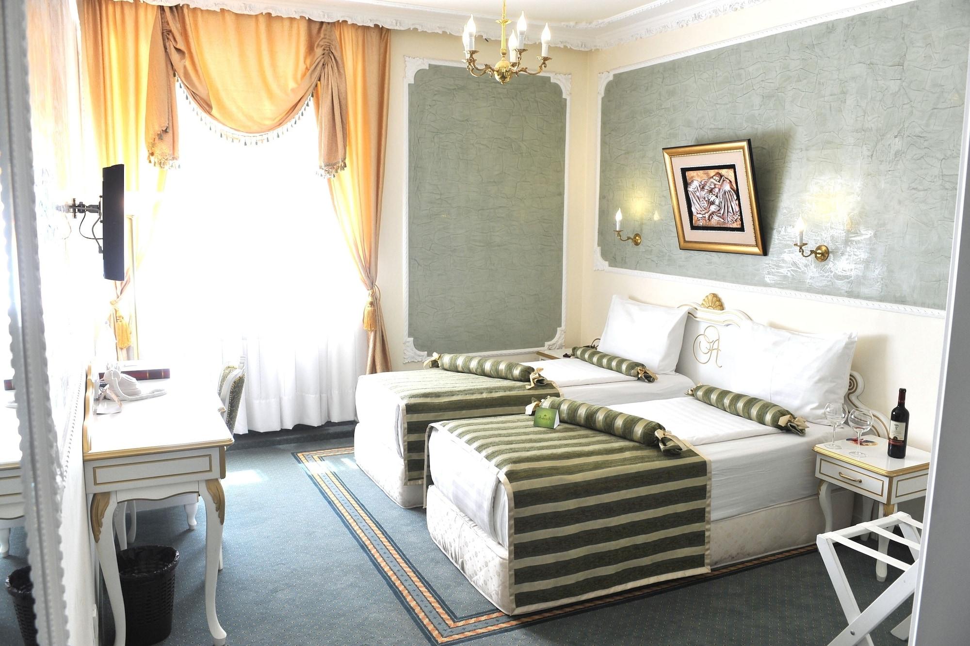 Queen'S Astoria Design Hotel Belgrade Luaran gambar