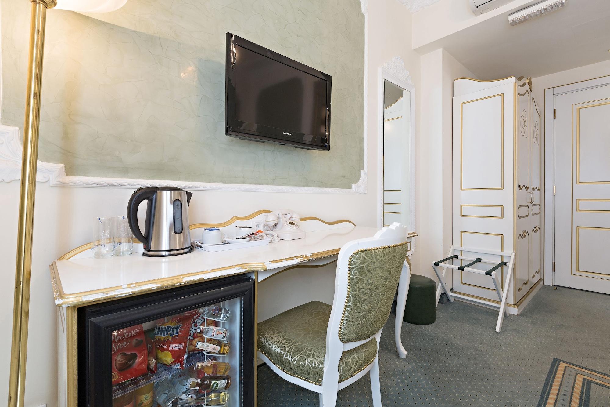 Queen'S Astoria Design Hotel Belgrade Luaran gambar