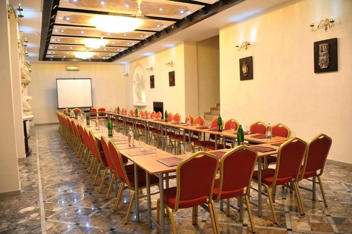Queen'S Astoria Design Hotel Belgrade Luaran gambar