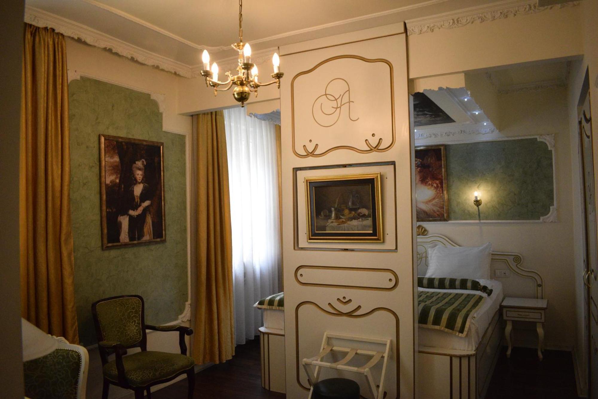 Queen'S Astoria Design Hotel Belgrade Bilik gambar