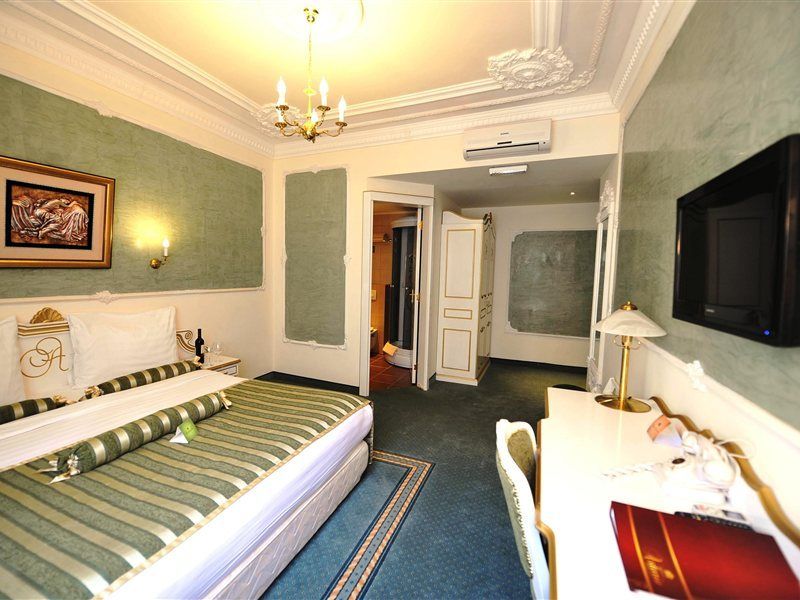 Queen'S Astoria Design Hotel Belgrade Luaran gambar